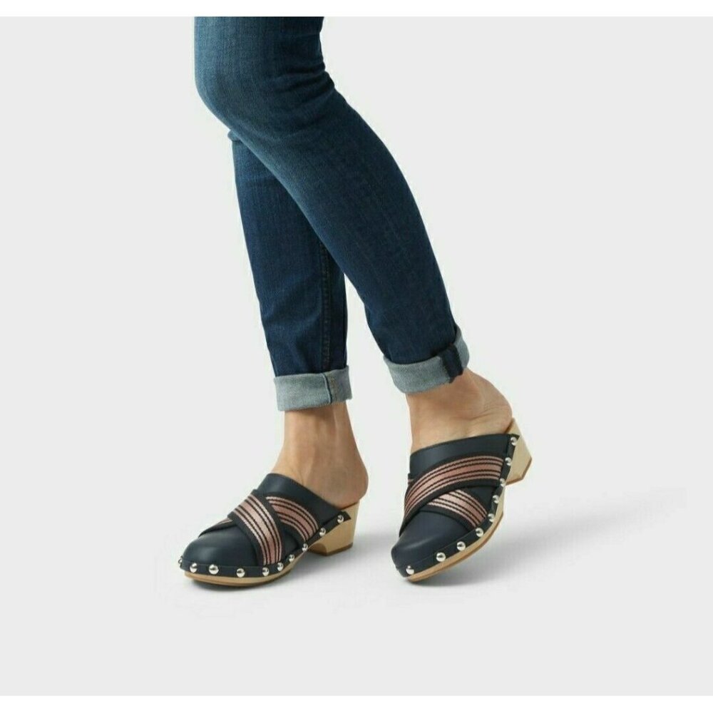 Hunter Women's Webbing Crisscross Blue Studded Clog Sz 7 SUPER CUTE!